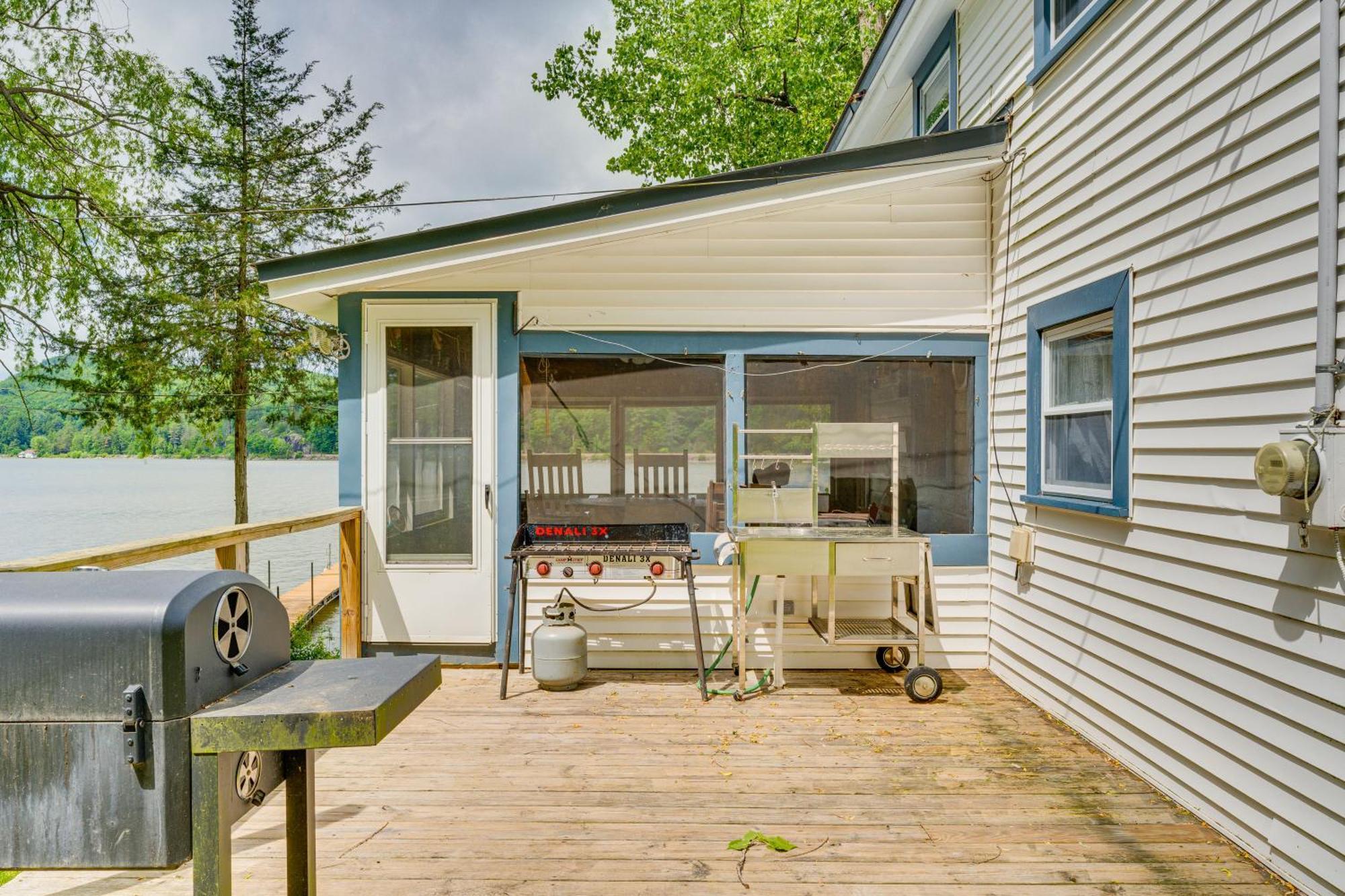 Waterfront Home On Lake Champlain With Dock And Kayaks Orwell Exterior photo